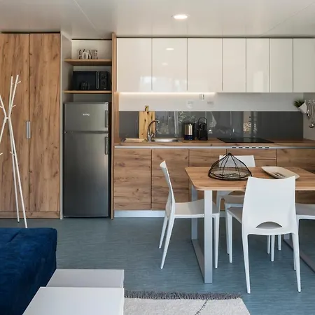 Falkensteiner Premium Mobile Homes And Πάρκο διακοπών Ζαντάρ