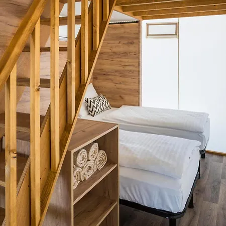 Falkensteiner Premium Mobile Homes And Πάρκο διακοπών Ζαντάρ