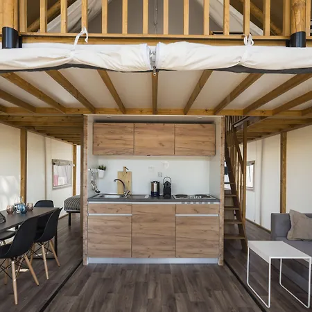 Falkensteiner Premium Mobile Homes And Prázdninový areál