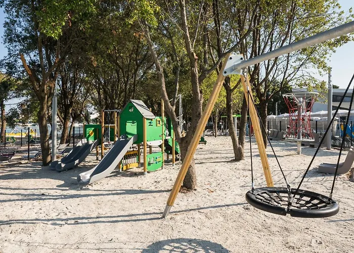 Falkensteiner Premium Mobile Homes And 5* זאדאר