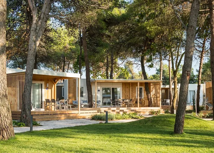 Falkensteiner Premium Mobile Homes And זאדאר