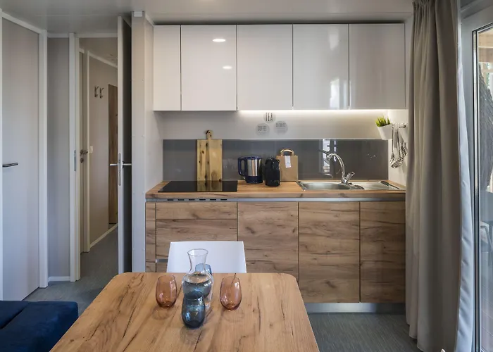 Falkensteiner Premium Mobile Homes And פארק נופש זאדאר