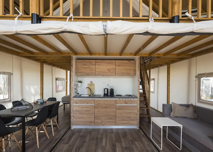 Falkensteiner Premium Mobile Homes And פארק נופש