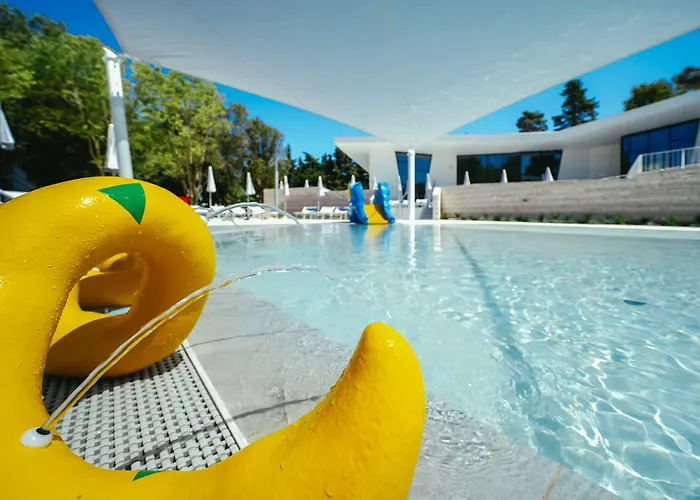 Falkensteiner Premium Mobile Homes And זאדאר