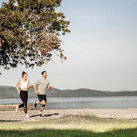 Falkensteiner Premium Mobile Homes And База отдыха Задар