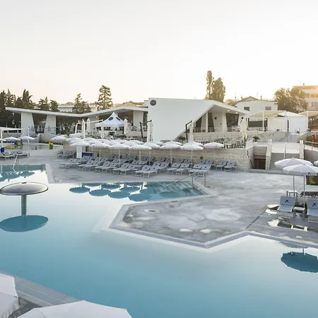 Falkensteiner Premium Mobile Homes And ザダル