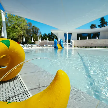 Falkensteiner Premium Mobile Homes And Задар