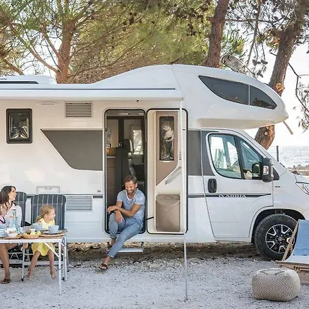 Falkensteiner Premium Mobile Homes And Задар