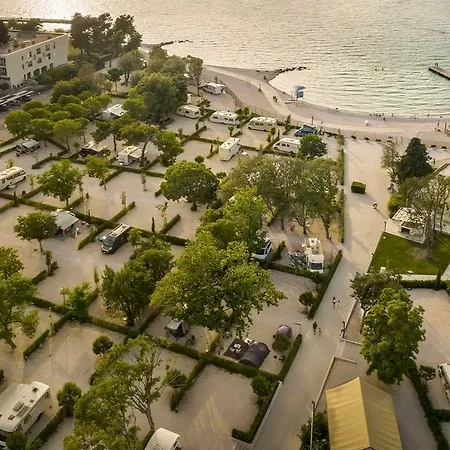 Falkensteiner Premium Mobile Homes And База отдыха Задар